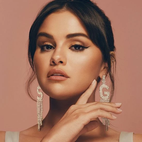 Budget 👏 Rare Beauty By Selena Gomez Positive Light Silky Touch Highlighter Flaunt 🎉 5 Budget 👏 Rare Beauty By Selena Gomez Positive Light Silky Touch Highlighter Flaunt 🎉 - Image 3