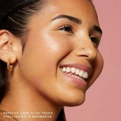 Budget 👏 Rare Beauty By Selena Gomez Positive Light Silky Touch Highlighter Flaunt 🎉 23 Budget 👏 Rare Beauty By Selena Gomez Positive Light Silky Touch Highlighter Flaunt 🎉 -Beauty Shop unnamed file 152